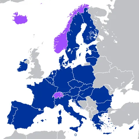 Mappa dell'Europa che illustra il flusso A per la vendita di uno yacht: da UE a UE mentre lo yacht rimane nell'UE, con i paesi dell'UE in blu e Norvegia, Islanda e Svizzera evidenziati in viola.