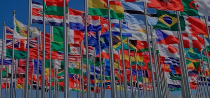 Bandiera croata sulla poppa di una barca a vela