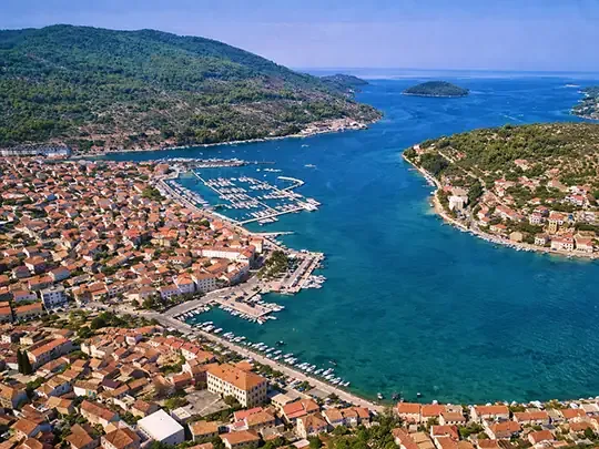 Port Vela Luka na wyspie Korcula
